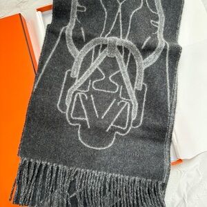 Hermes Tete-a-Tete Equestre scarf